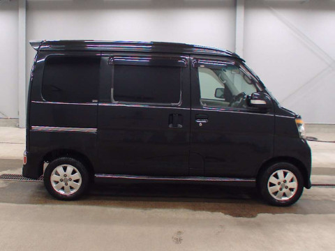 2009 Daihatsu Atrai Wagon S331G[2]