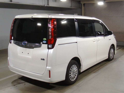 2014 Toyota Noah ZWR80G[1]