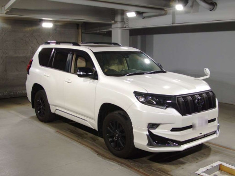 2022 Toyota Land Cruiser Prado TRJ150W[2]