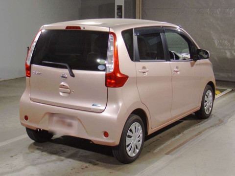 2013 Nissan DAYZ B21W[1]