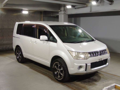 2009 Mitsubishi Delica D5 CV5W[2]