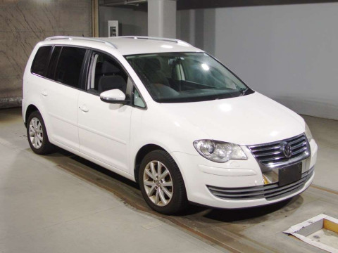 2010 Volkswagen Golf Touran 1TCAV[2]