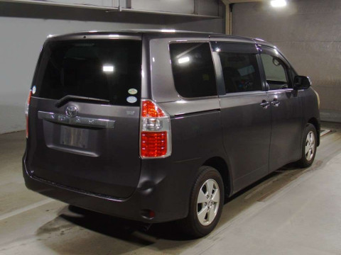 2008 Toyota Noah ZRR70G[1]