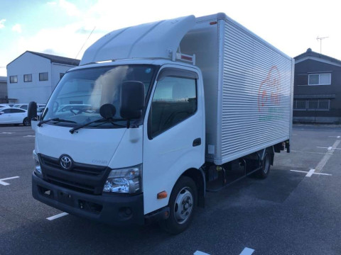 2016 Toyota Dyna Truck XZU710[0]