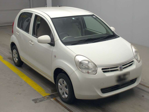 2010 Toyota Passo KGC30[2]