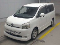 2007 Toyota Voxy