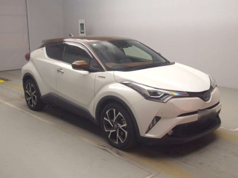 2019 Toyota C-HR ZYX10[2]