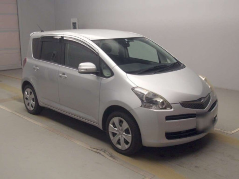 2010 Toyota Ractis NCP100[2]