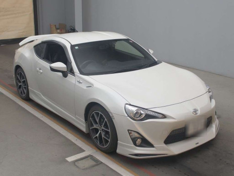 2012 Toyota 86 ZN6[2]