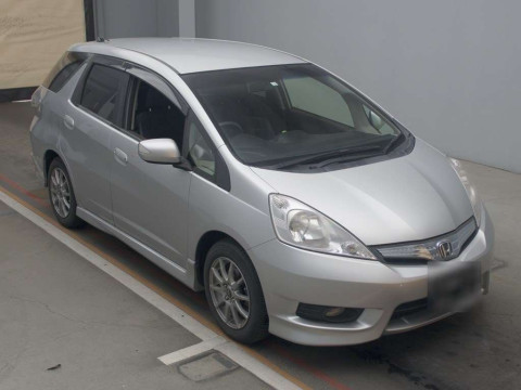 2012 Honda Fit Shuttle Hybrid GP2[2]