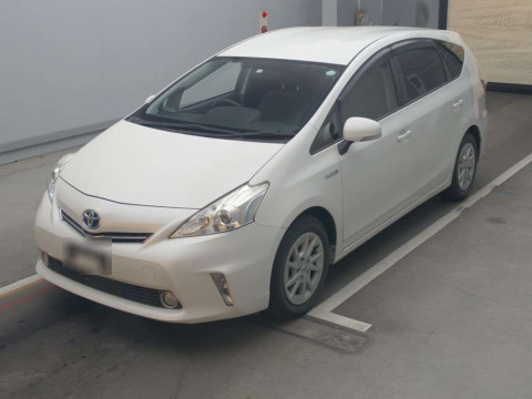 2011 Toyota Prius alpha ZVW41W[0]