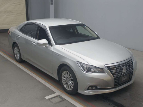 2015 Toyota Crown Hybrid AWS210[2]