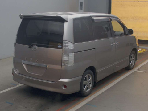 2006 Toyota Voxy AZR60G[1]