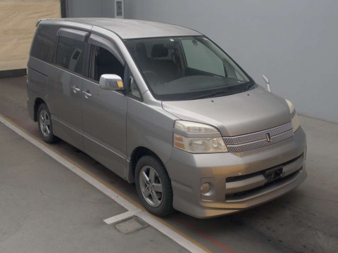 2006 Toyota Voxy AZR60G[2]