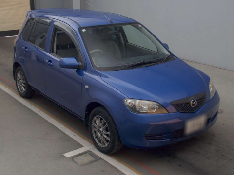 2002 Mazda Demio DY3W[2]