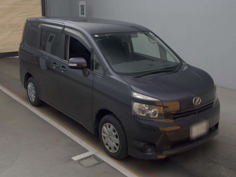 2007 Toyota Voxy ZRR70G[2]