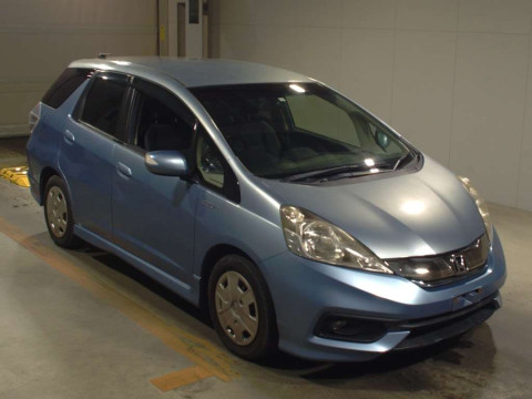 2014 Honda Fit Shuttle Hybrid GP2[2]