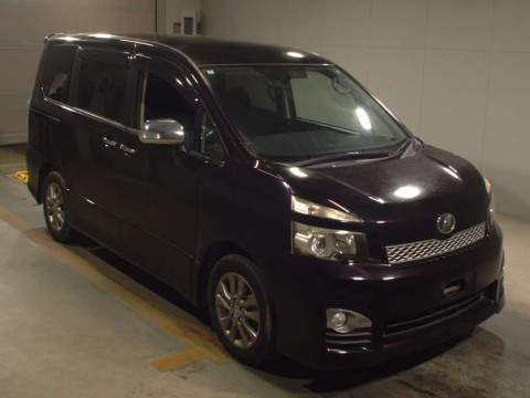 2011 Toyota Voxy ZRR70W[2]