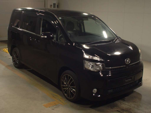 2010 Toyota Voxy ZRR70G[2]