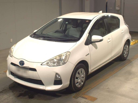 2013 Toyota Aqua NHP10[0]