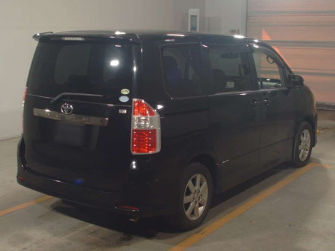 2008 Toyota Noah ZRR70W[1]