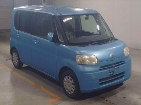 2010 Daihatsu Tanto L375S[2]