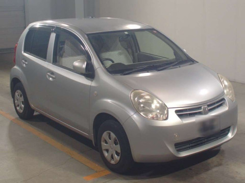 2010 Toyota Passo KGC30[2]