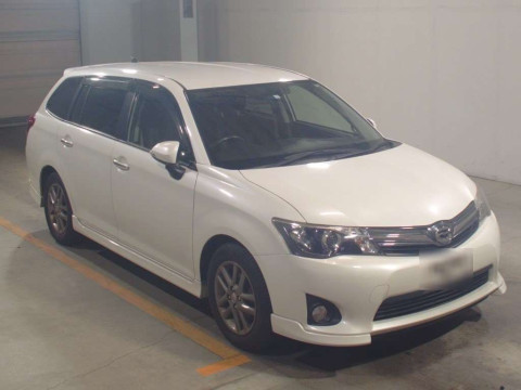 2015 Toyota Corolla Fielder NZE161G[2]