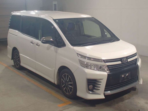 2015 Toyota Voxy ZRR80W[2]