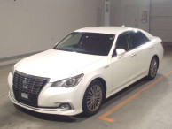 2016 Toyota Crown Hybrid