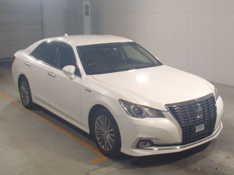 2016 Toyota Crown Hybrid AWS210[2]