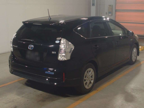 2012 Toyota Prius alpha ZVW41W[1]