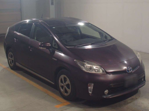 2013 Toyota Prius ZVW30[2]