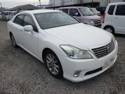 2012 Toyota Crown GRS200[2]