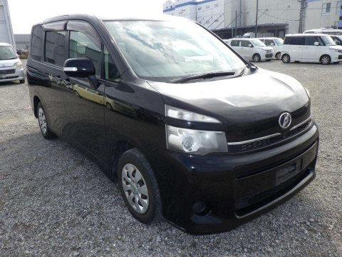 2012 Toyota Voxy ZRR70G[2]