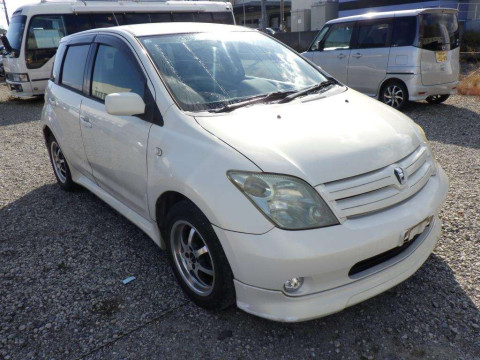 2003 Toyota IST NCP61[2]