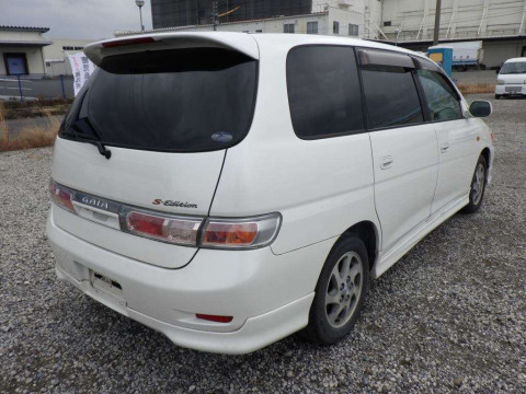 2003 Toyota Gaia ACM10G[1]