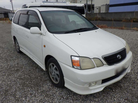 2003 Toyota Gaia ACM10G[2]