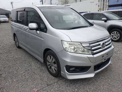 2012 Honda Step WGN Spada RK5[2]