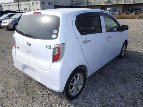 2012 Daihatsu Mira es LA300S[1]