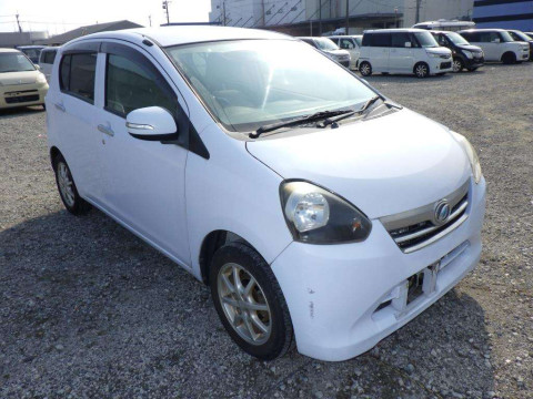 2012 Daihatsu Mira es LA300S[2]