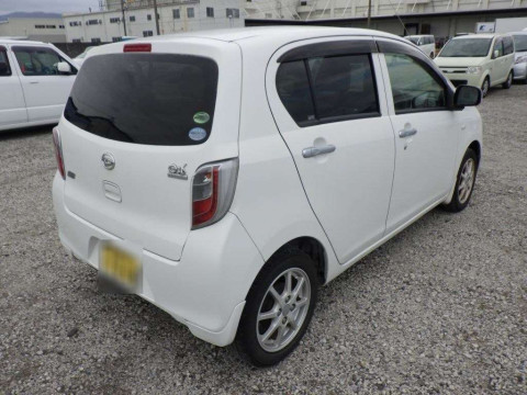 2012 Daihatsu Mira es LA300S[1]