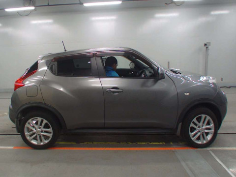 2011 Nissan JUKE YF15[2]