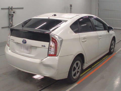 2015 Toyota Prius ZVW30[1]