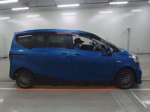 2016 Toyota Sienta NHP170G[2]