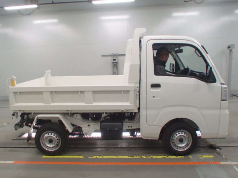 2024 Daihatsu Hijet Truck S510P[2]