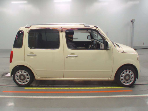 2010 Daihatsu Mira Cocoa L675S[2]