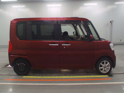 2017 Daihatsu Tanto LA600S[2]