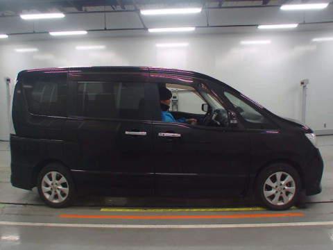 2012 Nissan Serena FC26[2]