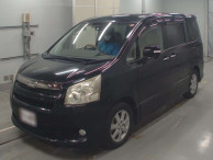 2010 Toyota Noah